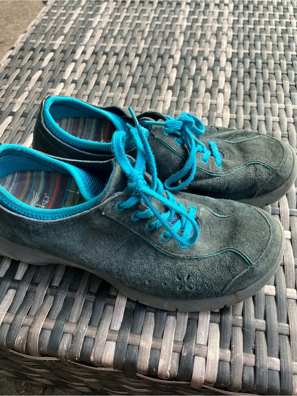 Women’s Casual Suede Lace-Up Sneakers in Teal size 38